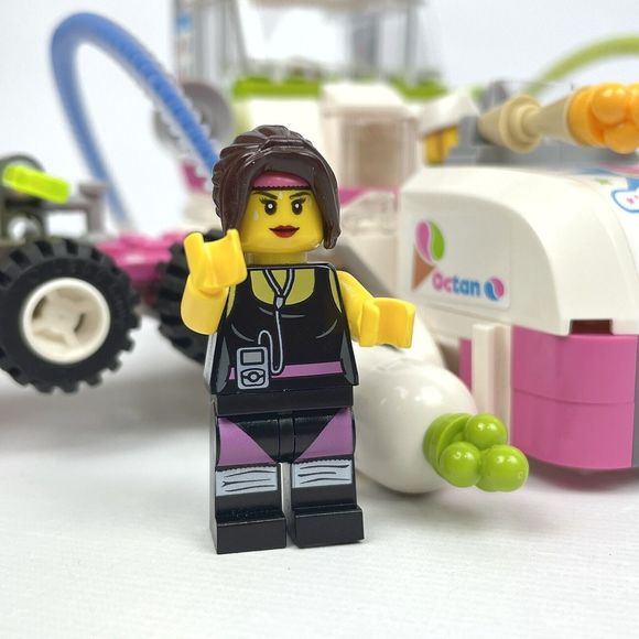 Lego Movie 70804 Ice Cream Machine Complete 2 in 1 Set w/ Figures Manuals & Box - Picture 4 of 16